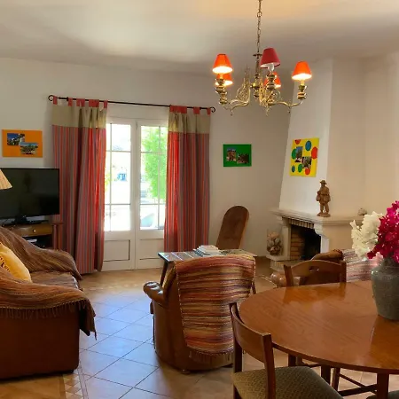 Ferienhaus Alfarrobeiras Albufeira
