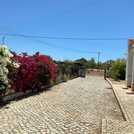 Ferienhaus Alfarrobeiras *