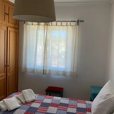 펜션 Alfarrobeiras 알부페이라