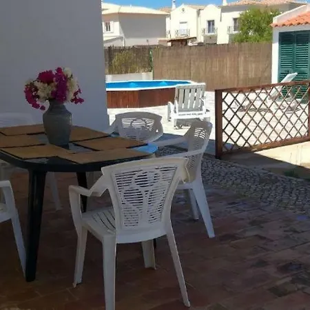 펜션 Alfarrobeiras *