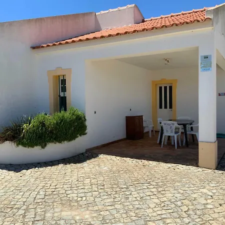 Alfarrobeiras Албуфейра